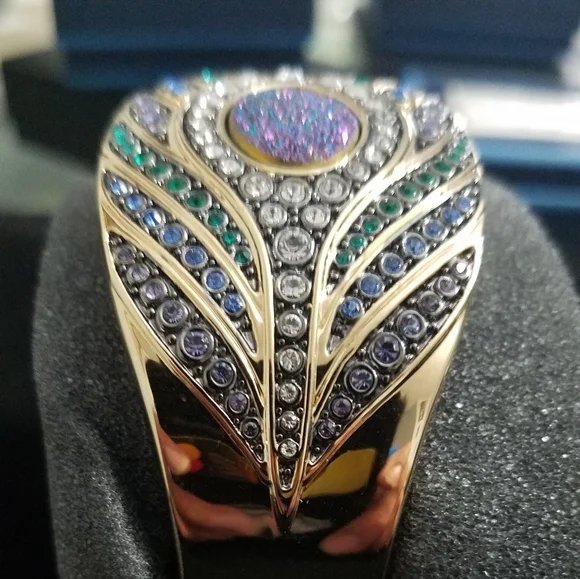 Peacock Feather Cuff Watch - Picture 2 of 4